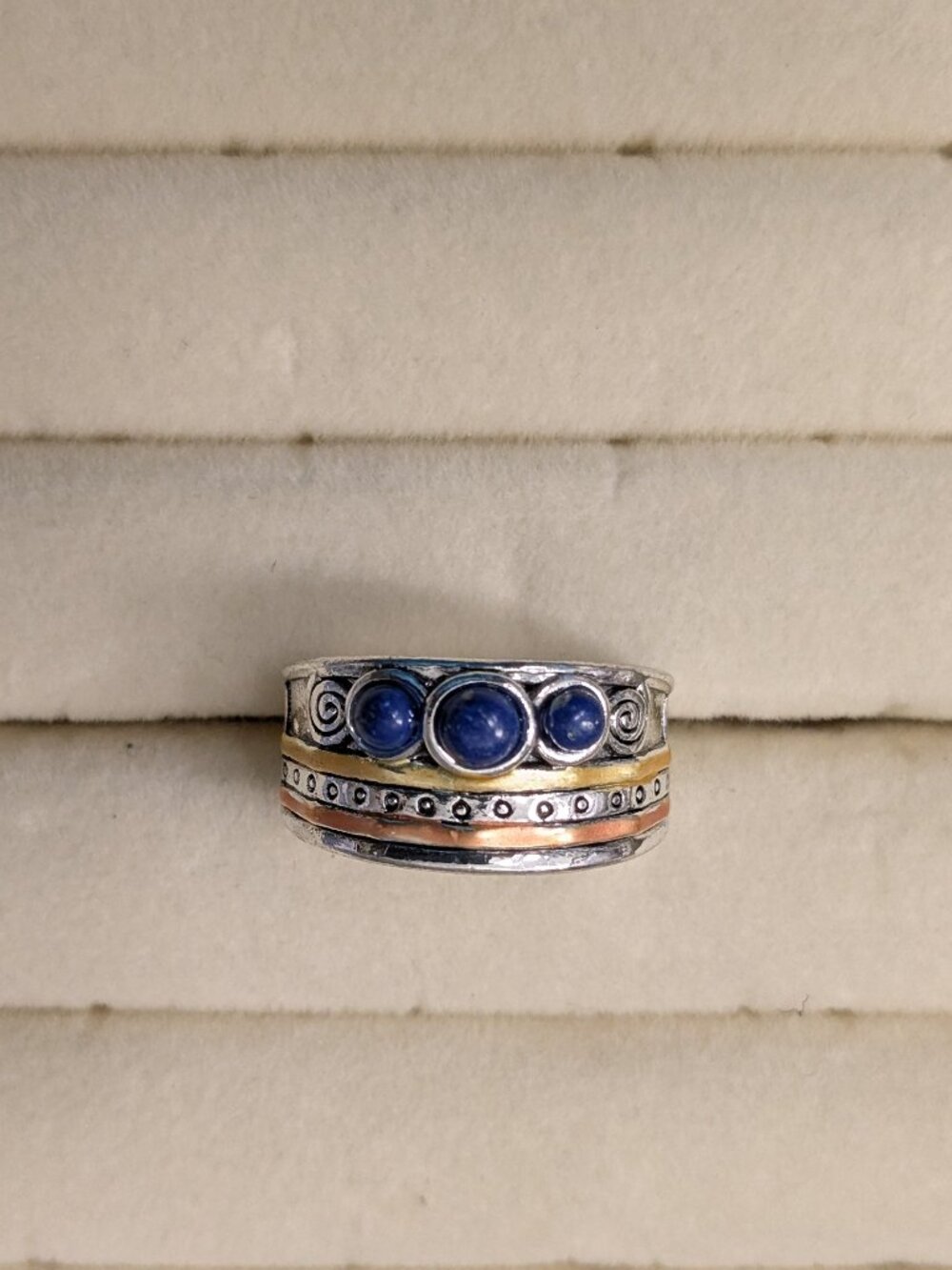 New!  Size 8 Artistic Ring